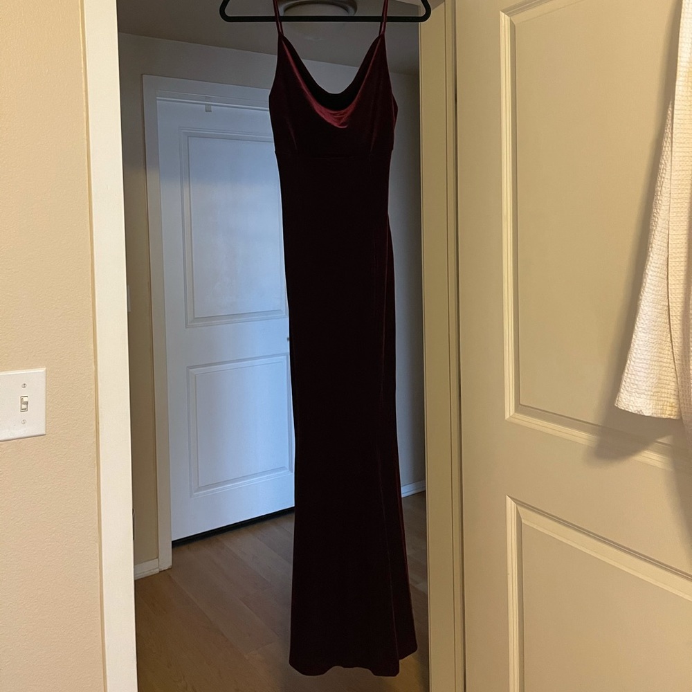 Lulu’s Sorceress Burgundy Velvet Maxi Dress
